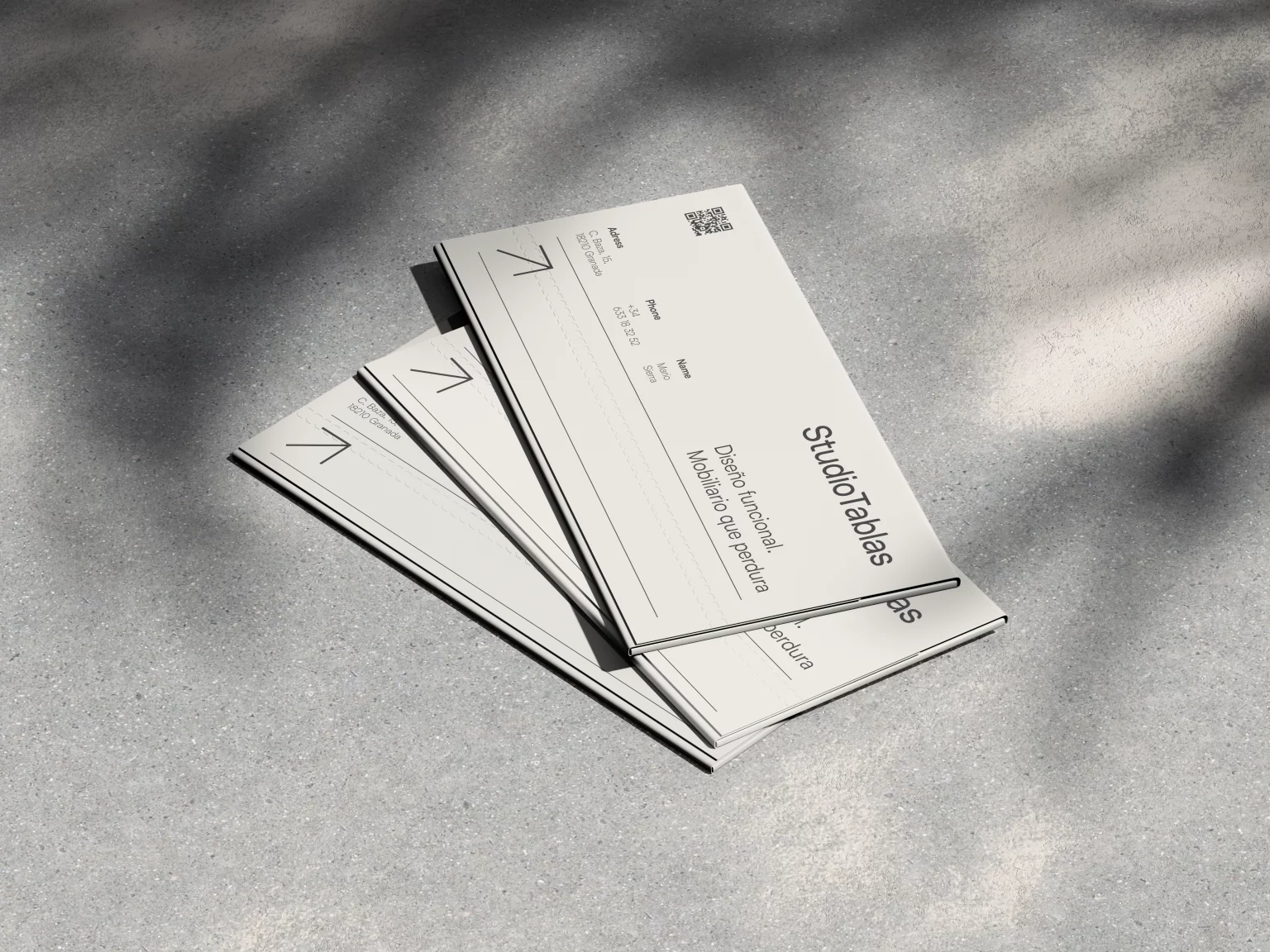 Light Studio Tablas business cards with leaf shadows