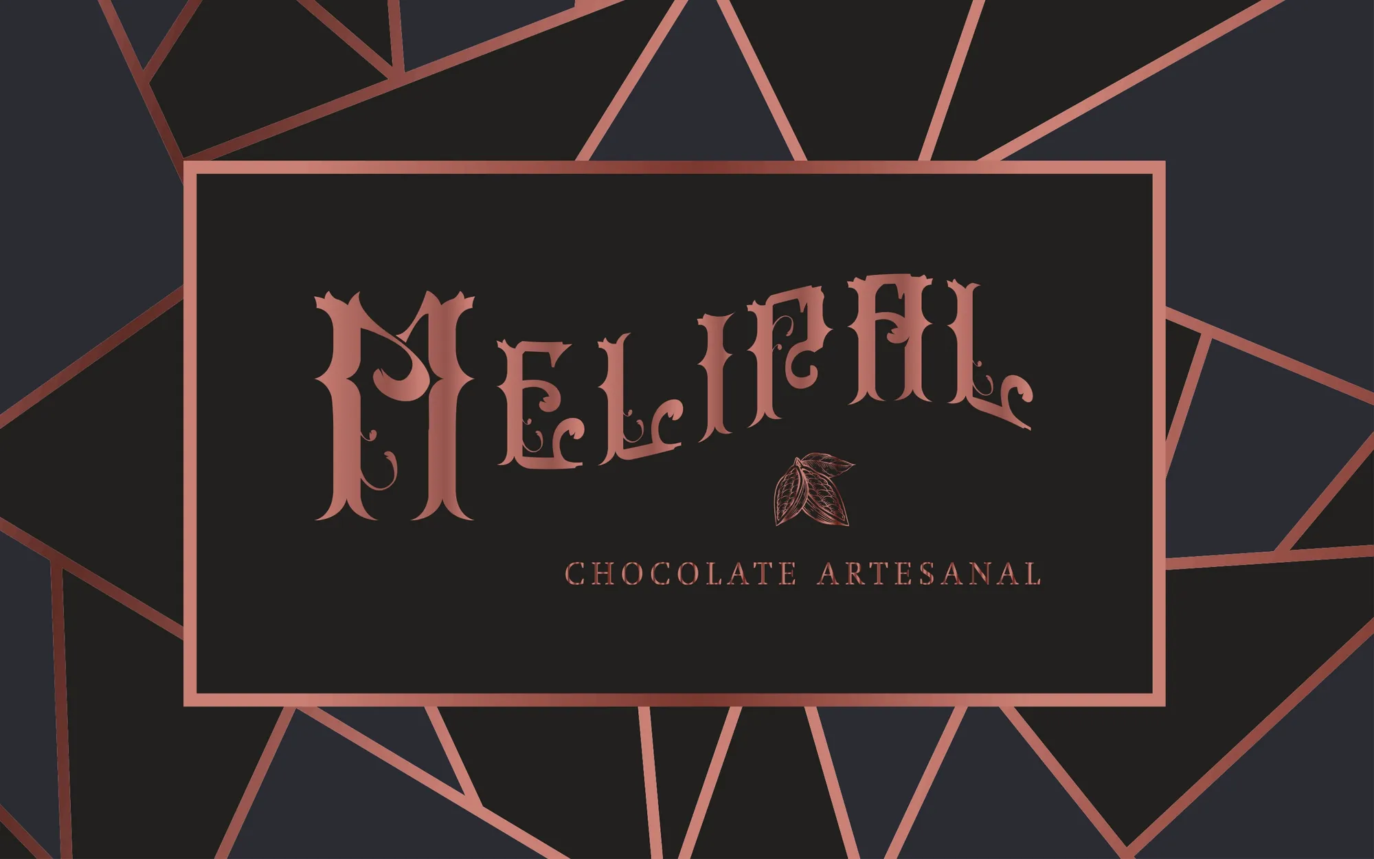 Etiqueta de Melipal con el logotipo en cobre y el patrón de líneas
