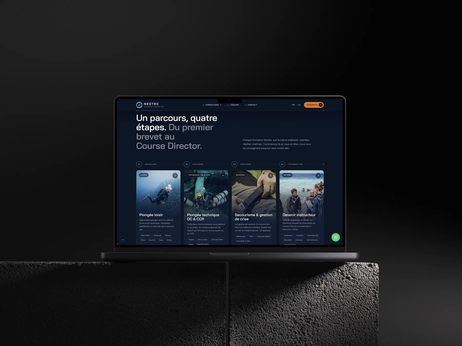 Page des formations de Neotec sur un ordinateur portable