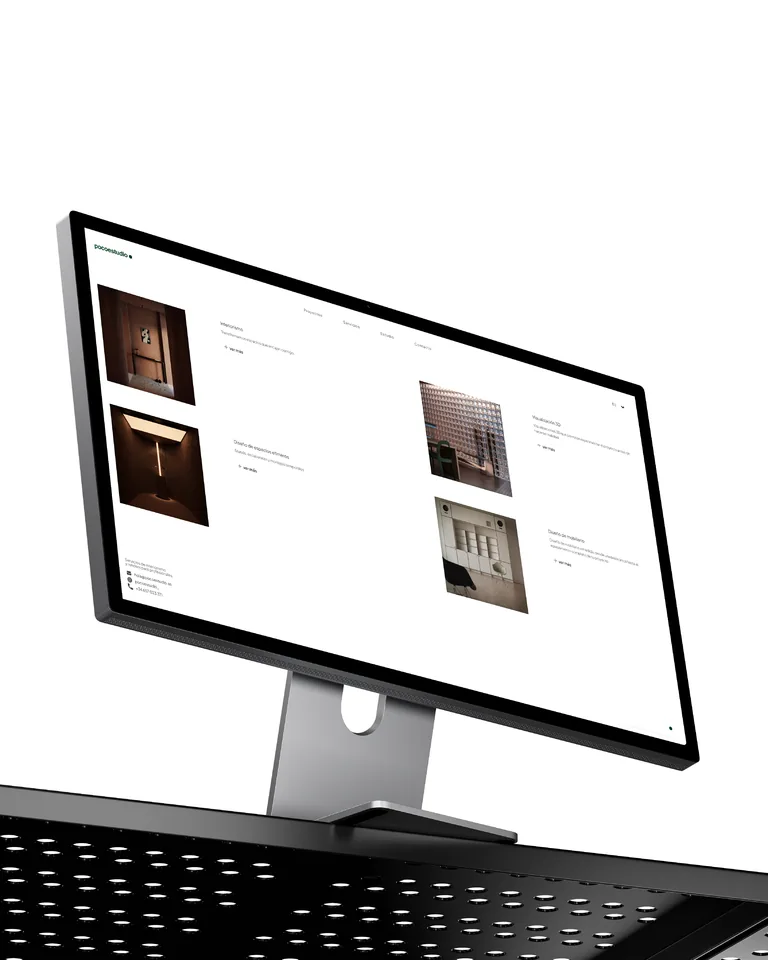 Diseño web para un estudio de interiorismo: el portfolio de pocoestudio.es en un monitor
