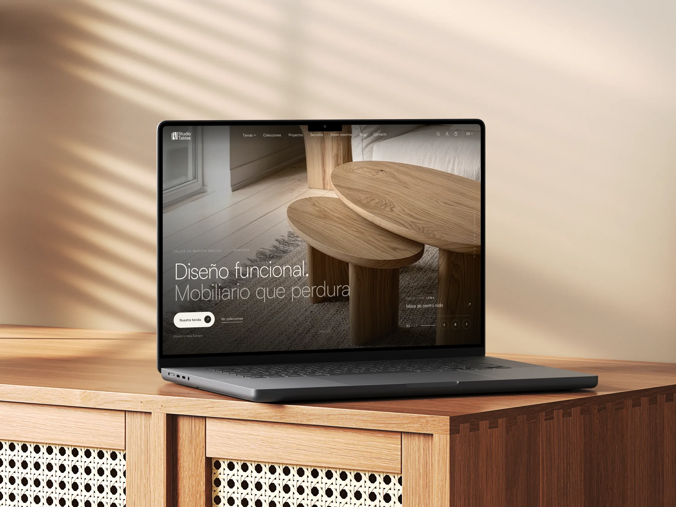 Création de site web : la boutique en ligne de Studio Tablas sur un ordinateur portable, conçue sur WordPress par Patrick Uribe